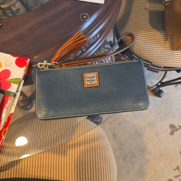 Dooney and Bourke Tatum wristlet/wallet. Teal pebble grain leather - Picture 2 of 6